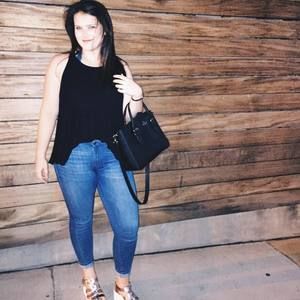 Meet your Posher, Mikaela